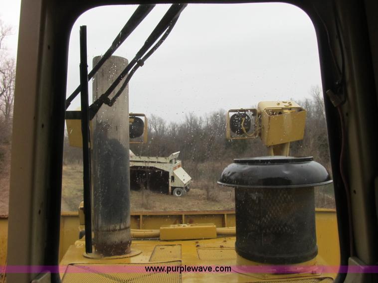 image for item K8834 2000 Caterpillar D9R dozer