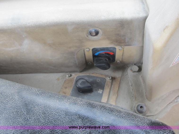 image for item K8834 2000 Caterpillar D9R dozer