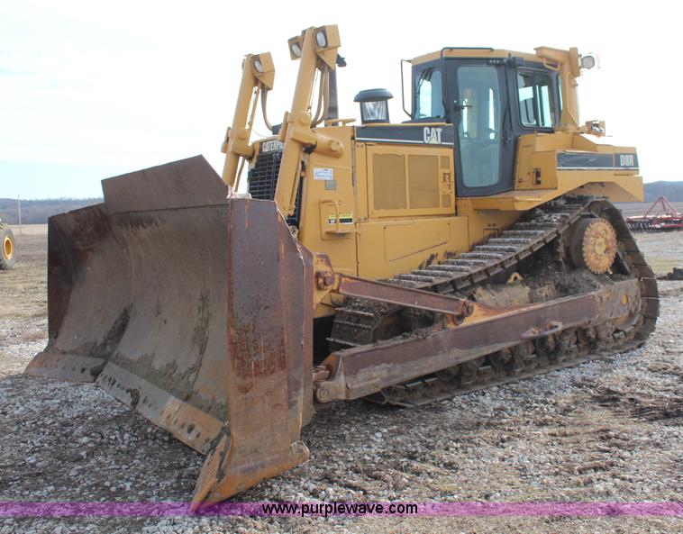 image for item K8839 2001 Caterpillar D8R Series II dozer