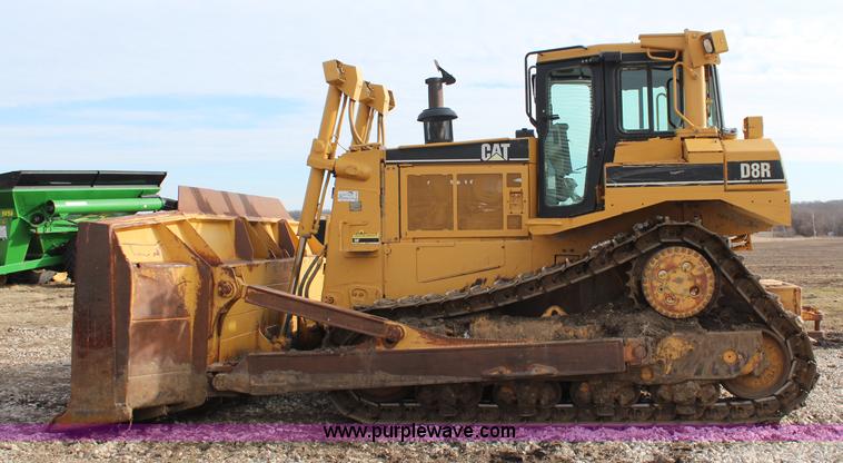image for item K8839 2001 Caterpillar D8R Series II dozer