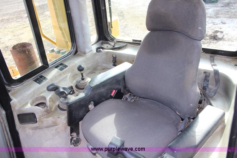 image for item K8839 2001 Caterpillar D8R Series II dozer