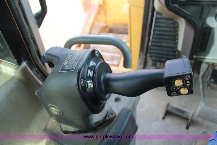 image for item K8839 2001 Caterpillar D8R Series II dozer