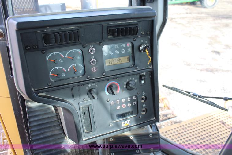 image for item K8839 2001 Caterpillar D8R Series II dozer