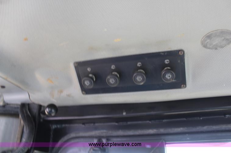 image for item K8839 2001 Caterpillar D8R Series II dozer