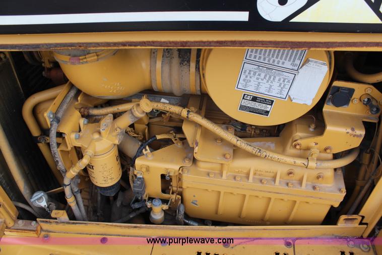 image for item K8839 2001 Caterpillar D8R Series II dozer