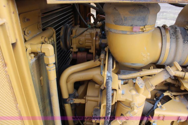 image for item K8839 2001 Caterpillar D8R Series II dozer