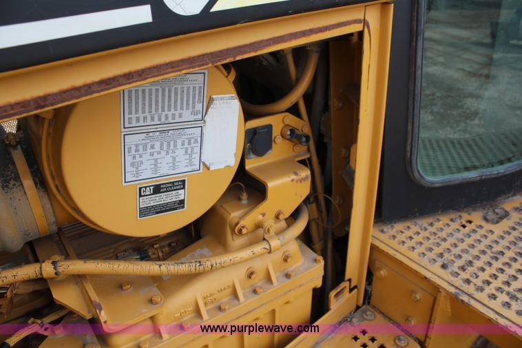 image for item K8839 2001 Caterpillar D8R Series II dozer