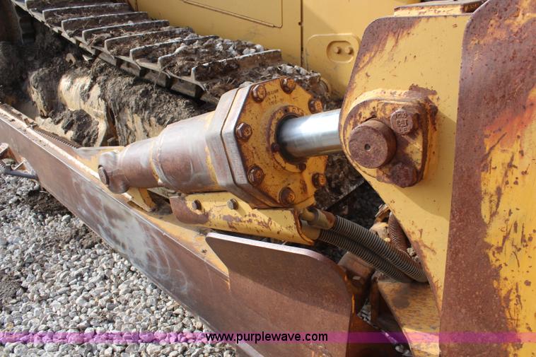 image for item K8839 2001 Caterpillar D8R Series II dozer