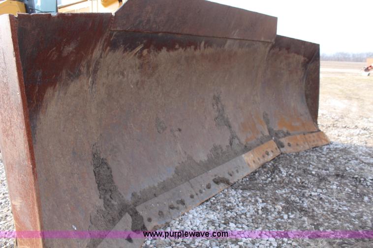 image for item K8839 2001 Caterpillar D8R Series II dozer