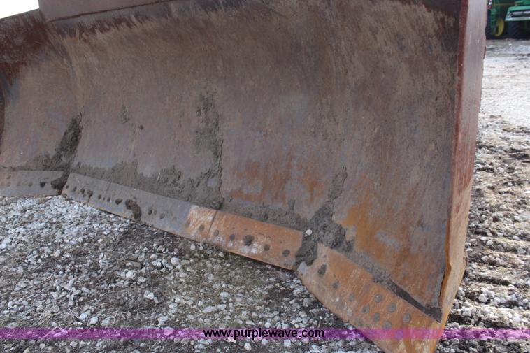 image for item K8839 2001 Caterpillar D8R Series II dozer