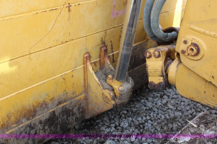 image for item K8839 2001 Caterpillar D8R Series II dozer