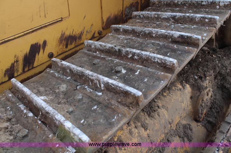 image for item K8839 2001 Caterpillar D8R Series II dozer