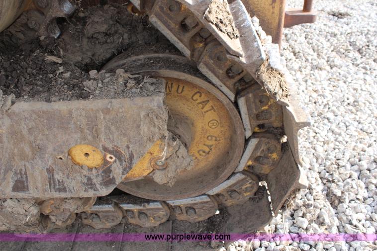 image for item K8839 2001 Caterpillar D8R Series II dozer