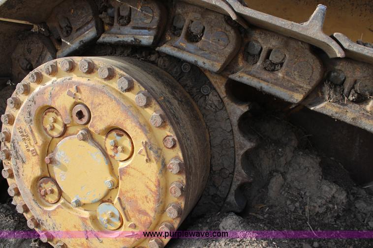 image for item K8839 2001 Caterpillar D8R Series II dozer