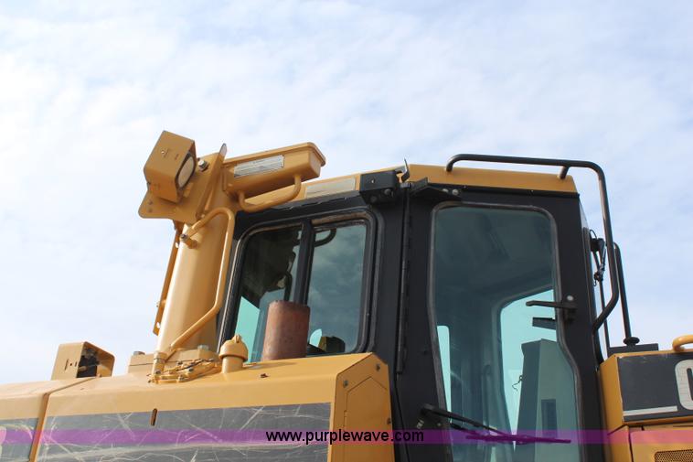 image for item K8839 2001 Caterpillar D8R Series II dozer