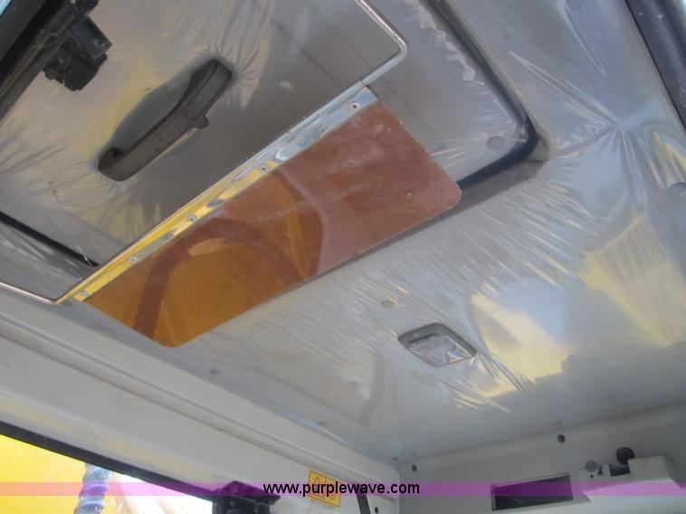 image for item K8842 2003 Hyundai Robex 450LC-7 excavator