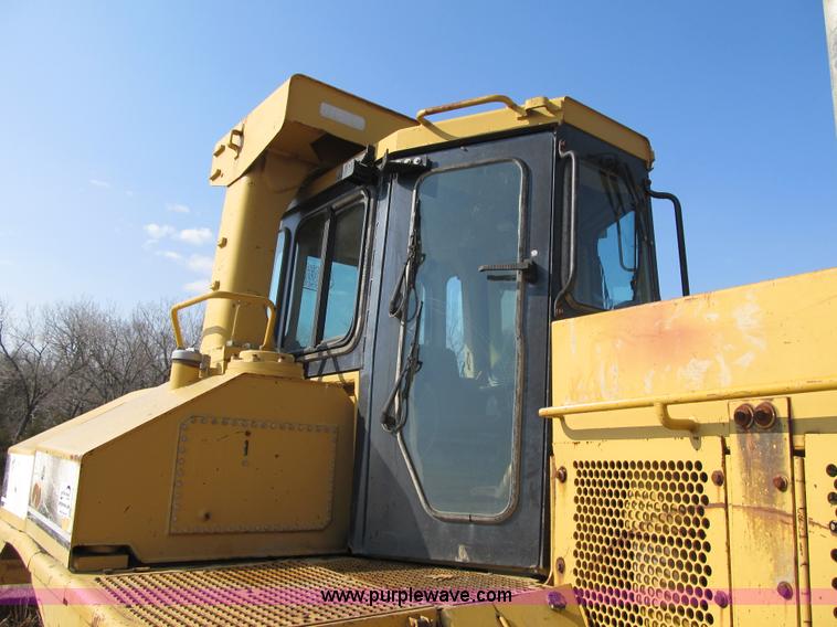 image for item K8843 1997 Caterpillar D11R dozer