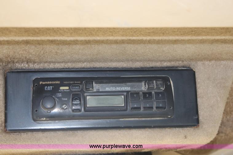 image for item K8944 1998 Caterpillar D8R dozer