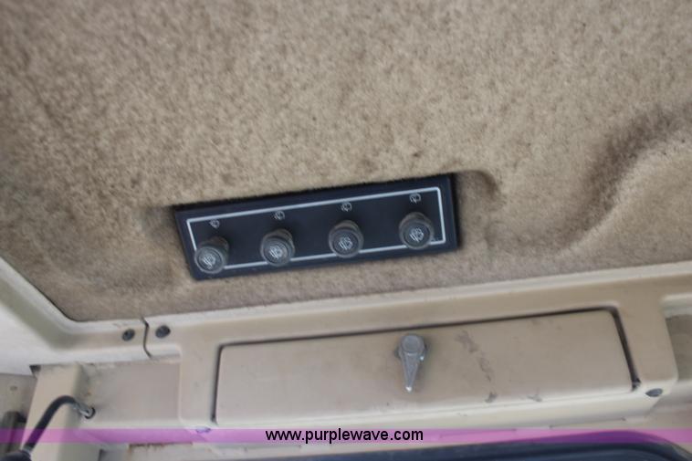 image for item K8944 1998 Caterpillar D8R dozer