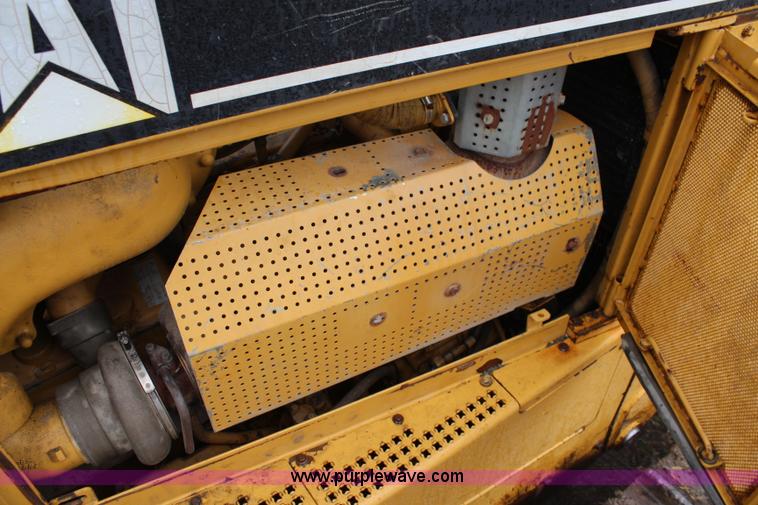image for item K8944 1998 Caterpillar D8R dozer