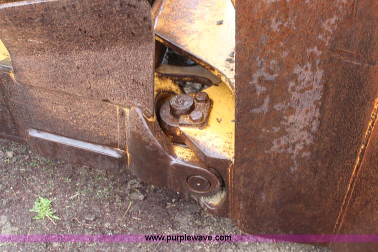 image for item K8944 1998 Caterpillar D8R dozer