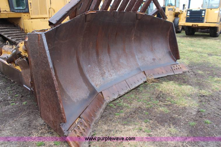 image for item K8944 1998 Caterpillar D8R dozer