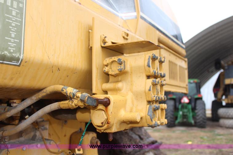 image for item K8944 1998 Caterpillar D8R dozer