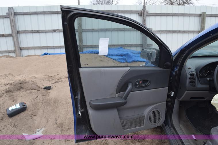 image for item E6257 2003 Saturn Vue