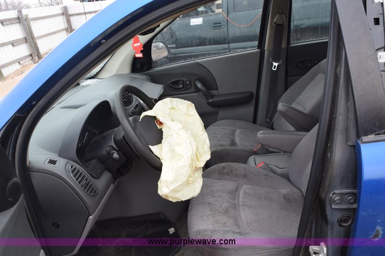 image for item E6257 2003 Saturn Vue