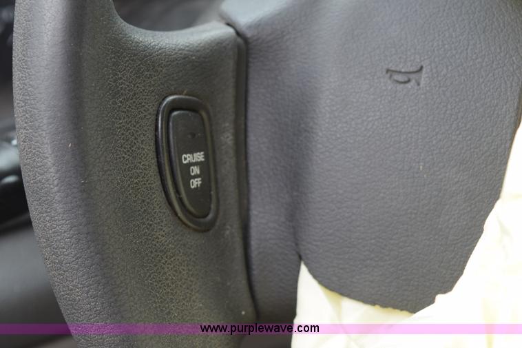 image for item E6257 2003 Saturn Vue
