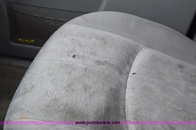 image for item E6257 2003 Saturn Vue