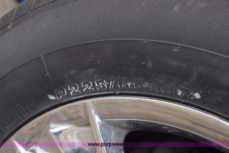 image for item E6257 2003 Saturn Vue