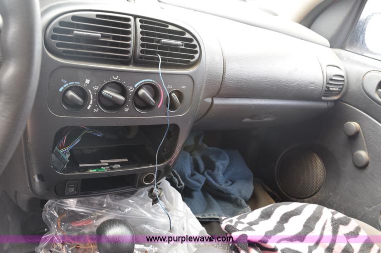 image for item E6259 2000 Dodge Neon