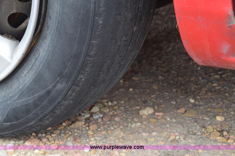image for item E6259 2000 Dodge Neon