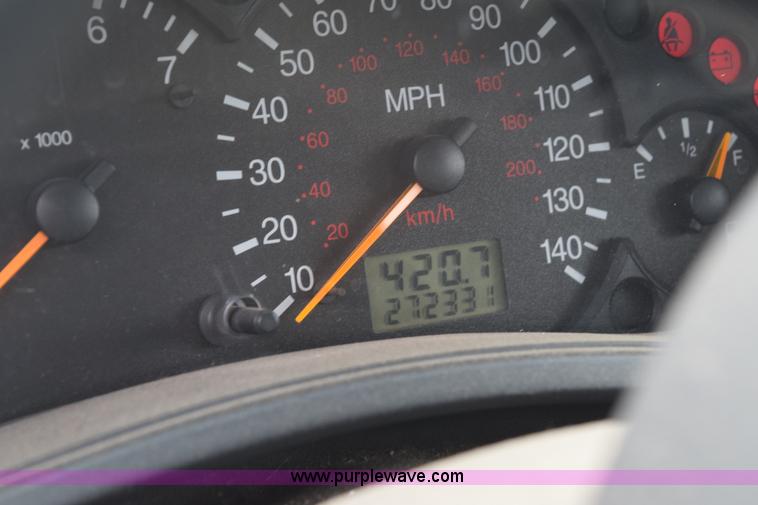 image for item E6260 2000 Ford Focus