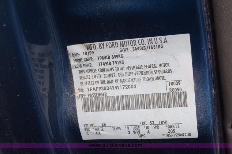 image for item E6260 2000 Ford Focus