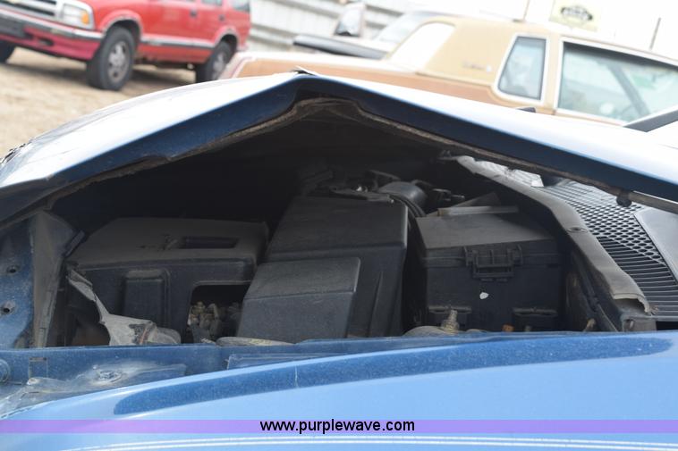 image for item E6260 2000 Ford Focus