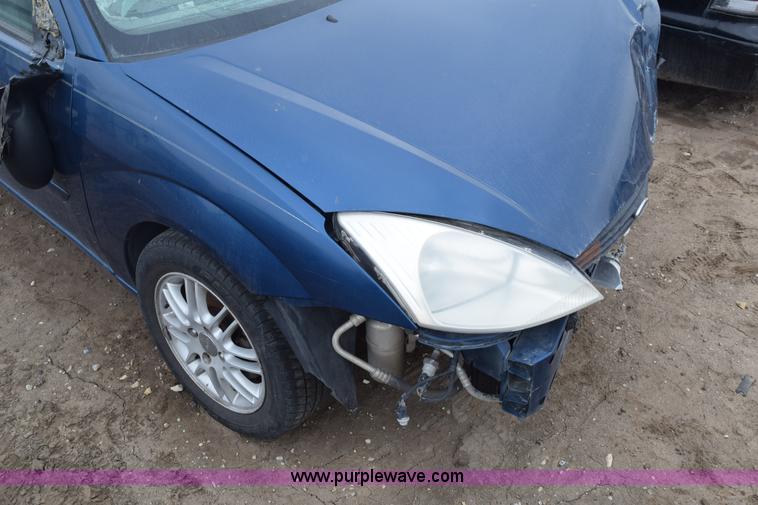 image for item E6260 2000 Ford Focus