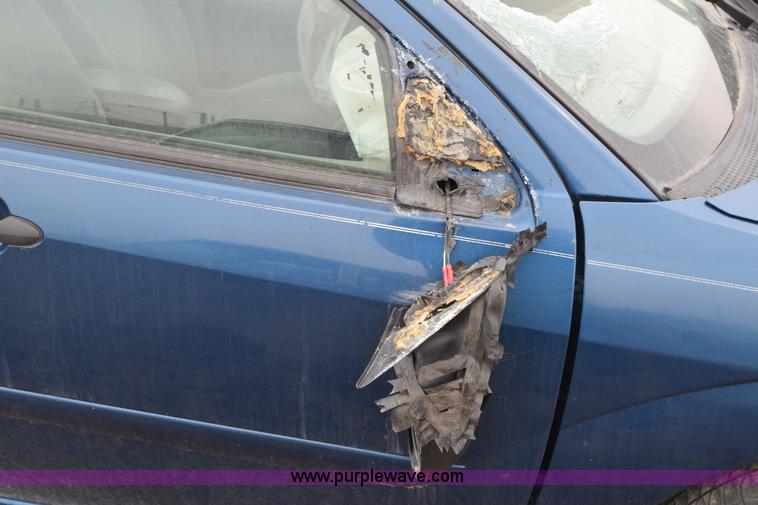 image for item E6260 2000 Ford Focus
