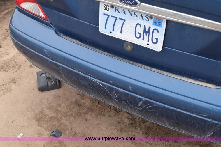 image for item E6260 2000 Ford Focus