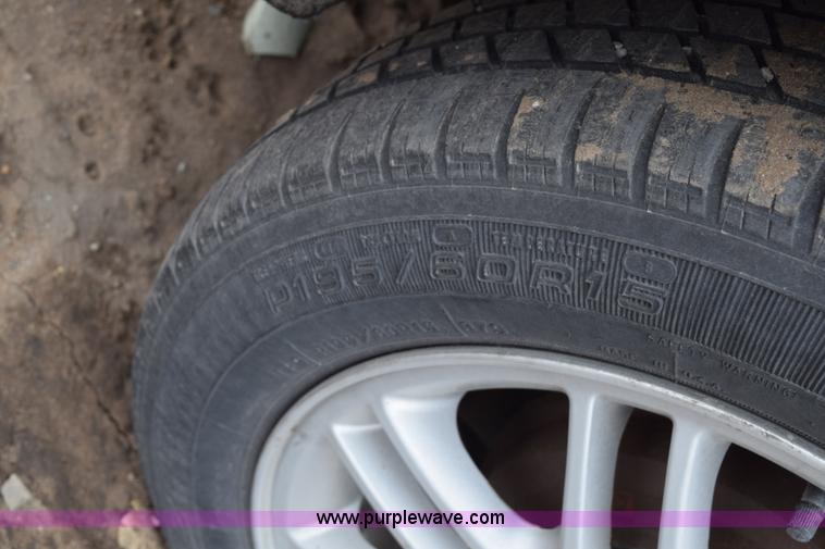image for item E6260 2000 Ford Focus