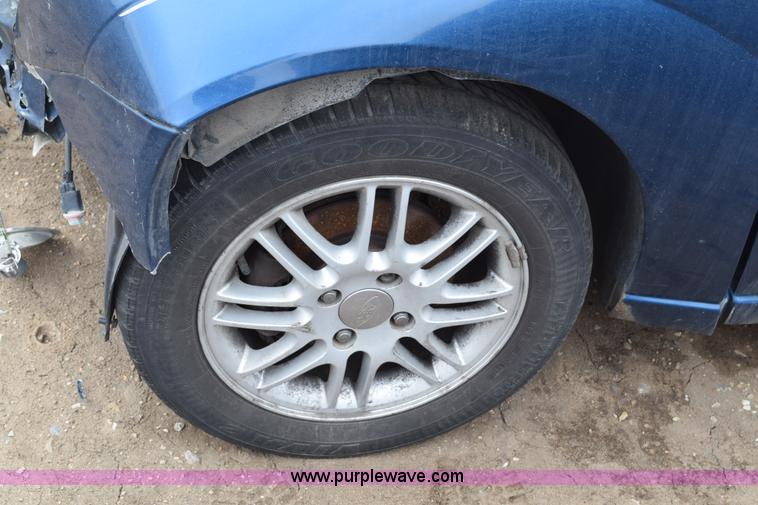 image for item E6260 2000 Ford Focus