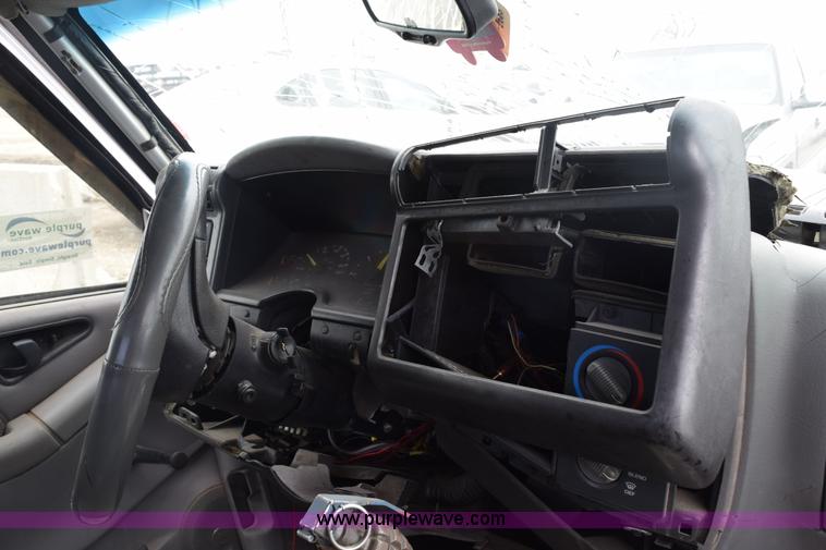 image for item E6261 1994 Chevrolet S10 pickup truck