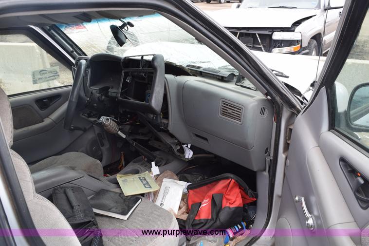 image for item E6261 1994 Chevrolet S10 pickup truck
