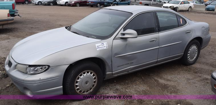 image for item E6262 1998 Pontiac Grand Prix SE