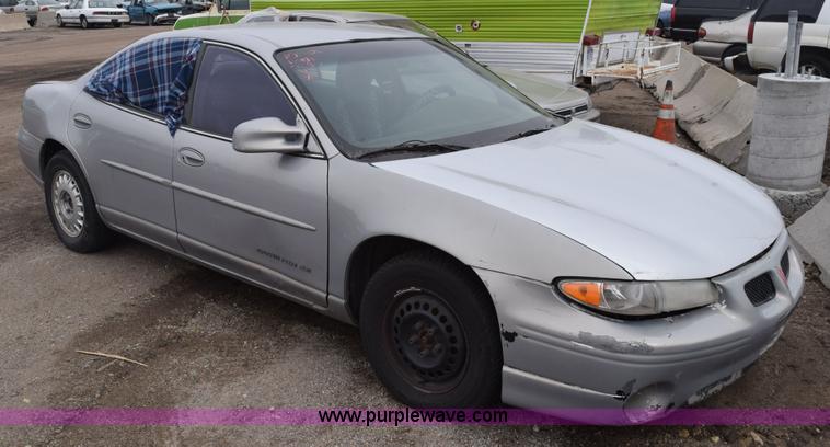 image for item E6262 1998 Pontiac Grand Prix SE