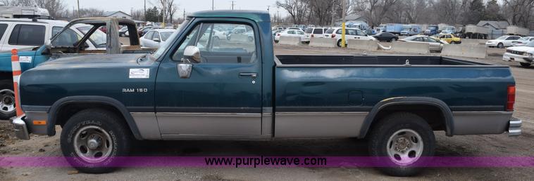 image for item E6263 1993 Dodge Ram 1500 pickup truck