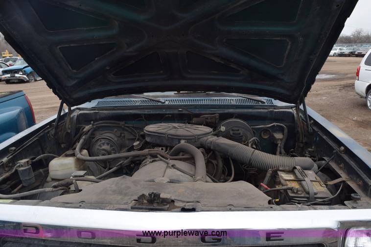 image for item E6263 1993 Dodge Ram 1500 pickup truck