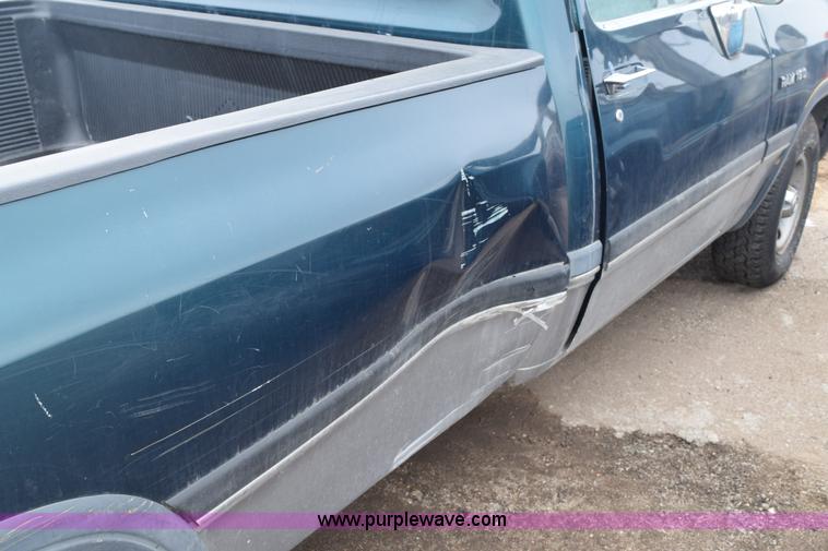 image for item E6263 1993 Dodge Ram 1500 pickup truck