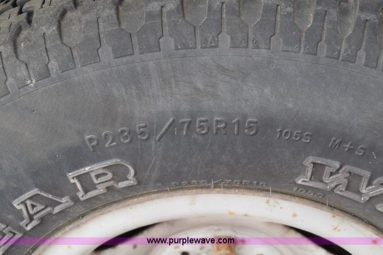 image for item E6263 1993 Dodge Ram 1500 pickup truck